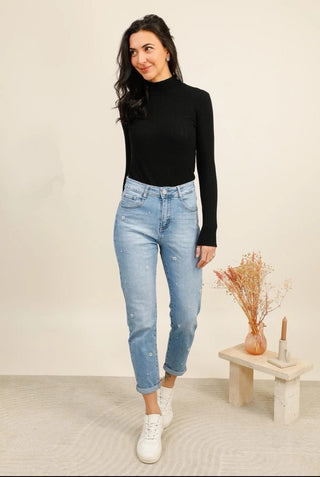 Jeans med perleblomster