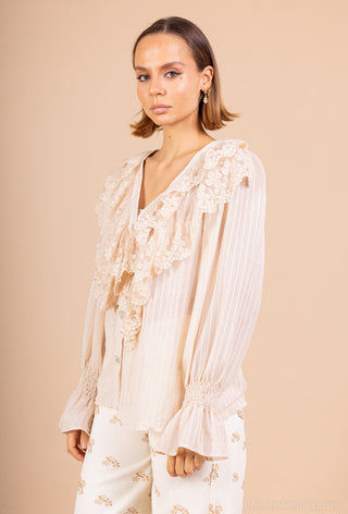 Bluse med flæsekrave i blonder