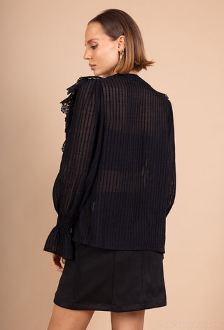 Bluse med flæsekrave i blonder