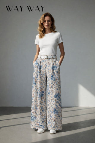 HØJTALJEDE BUSKER MED BLOMSTERPRINT, BISTRETCHER, BÆLTE, LIGE BEN OG LOMMER