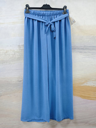 Enkle damebukser med vide ben, lette til sommeren