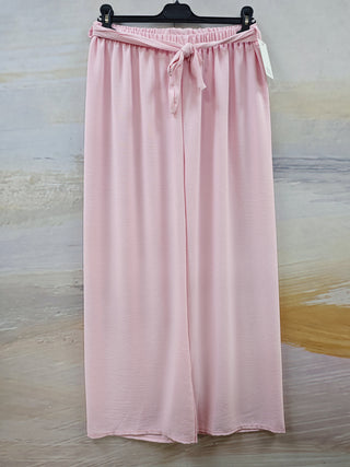 Enkle damebukser med vide ben, lette til sommeren